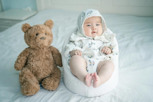 洛阳宝宝吃不饱母乳的症状